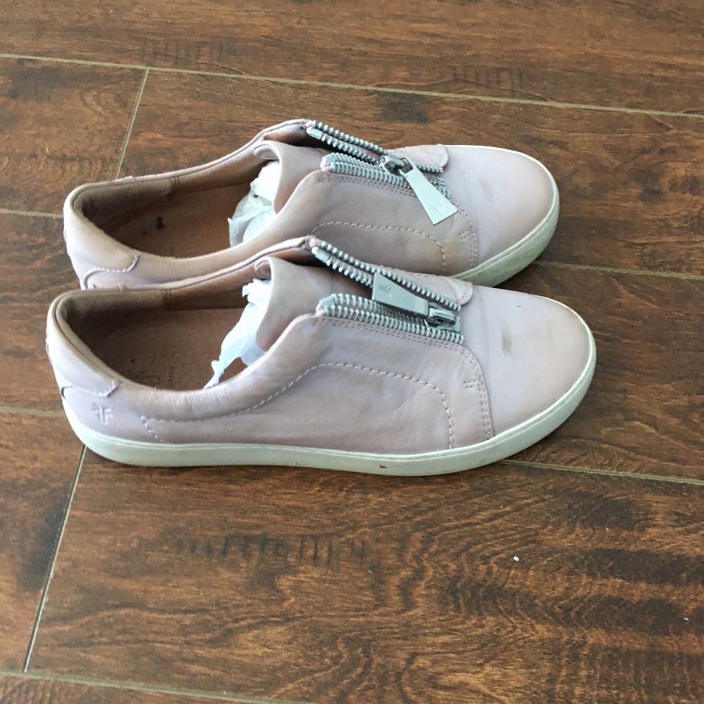 Frye Lena Zip Low Lilac Color, Size 8.5